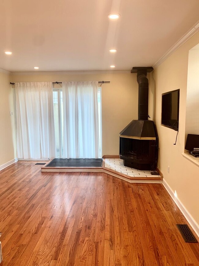 Photo - Amazing 2-Bedroom Townhouse Located in Bella Vista! Available mid-July!