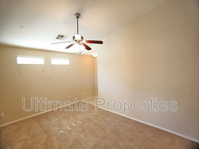 Photo - 14805 N B St