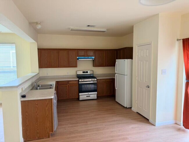 Photo - 8006 Singing Sonnet Ln