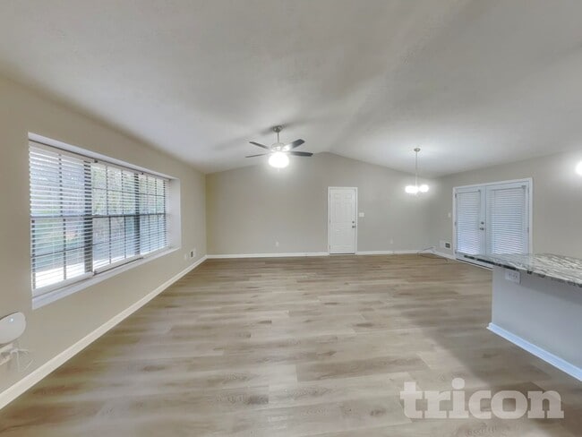 Photo - 212 Hemlock Dr