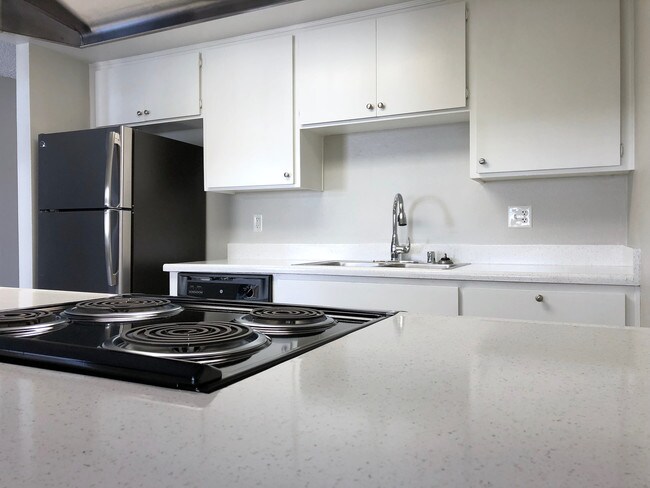 Photo - Vista Pacific Apartments