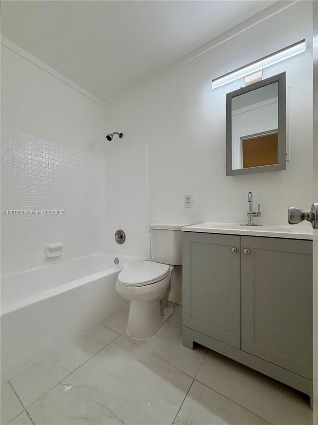 Photo - 3100 NW 135th St Unidad 4