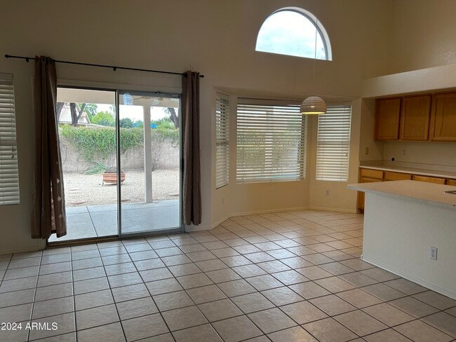 Photo - 1161 W Courtney Ln