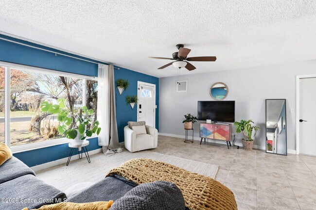 705 Pelican Dr