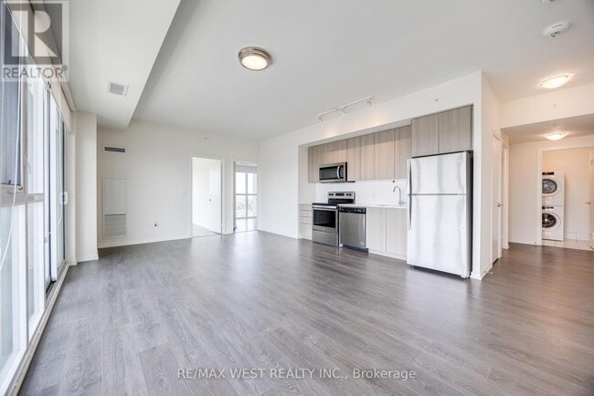 Photo - 3237 Bayview Ave Unit 902