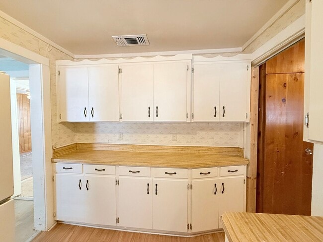 Photo - Charming 3-Bedroom Home With Screened Front Porch