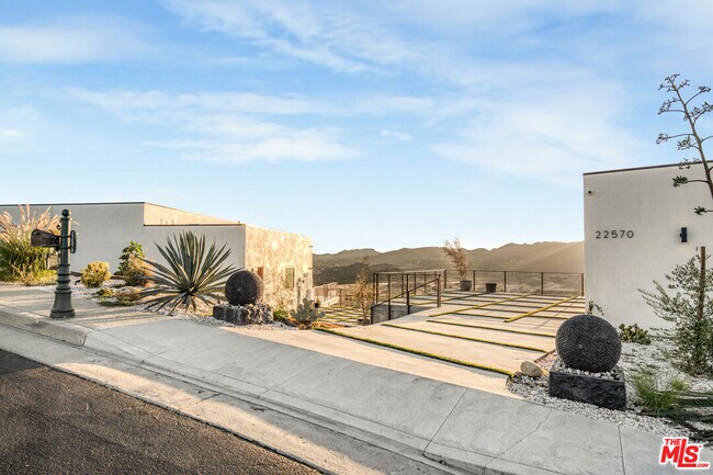 Photo - 22570 S Summit Ridge Cir