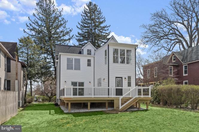 Photo - 404 Lyman Ave