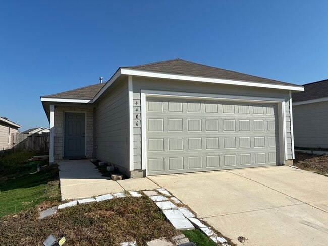 Charming 3-Bedroom Home in San Antonio – P... - Charming 3-Bedroom Home in San Antonio – P...