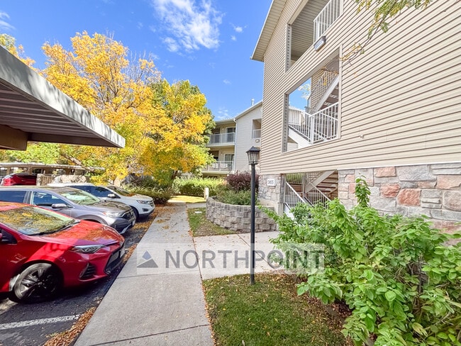 Building Photo - River Run Condo -Top Floor - 3 bed 2 bath