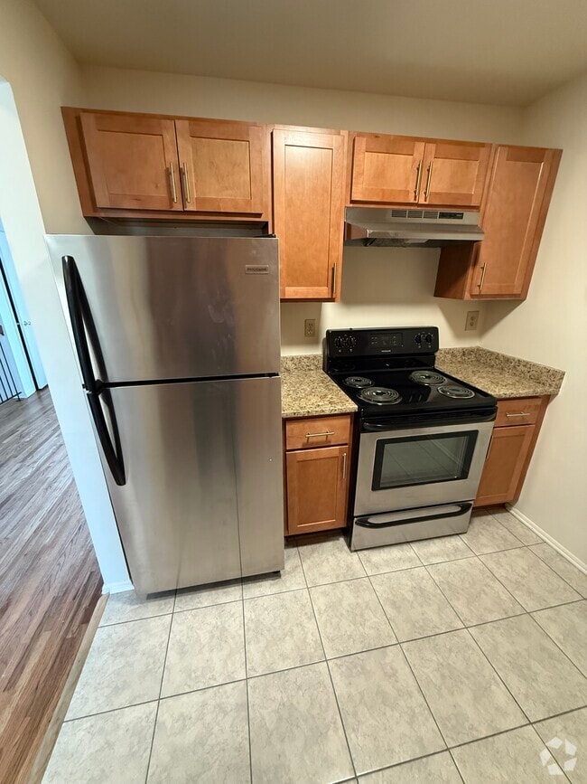 Building Photo - 570 Central Ave Unit 2 Rental