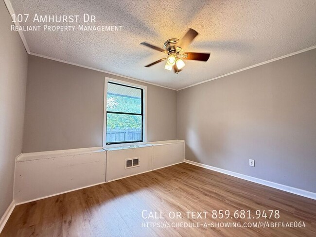 Photo - 107 Amhurst Dr