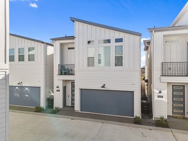 Photo - 502 W Donovan St