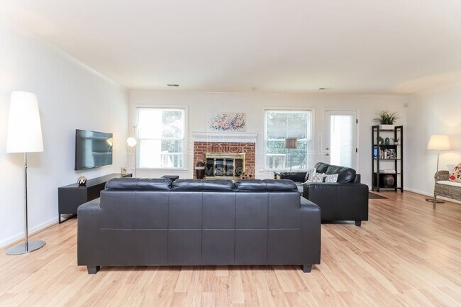Photo - 1381 Old Virginia Ct SE