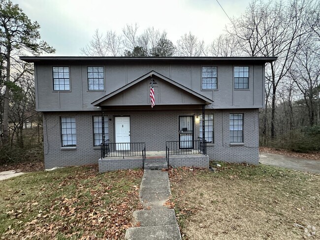 Building Photo - Charming Duplex for Rent- Spacious and Con... Rental