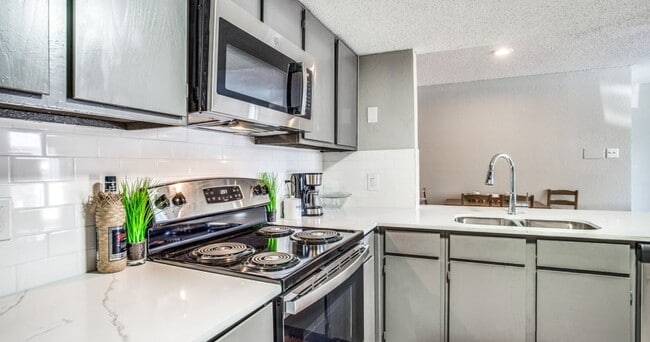 Photo - Preslee Apartments