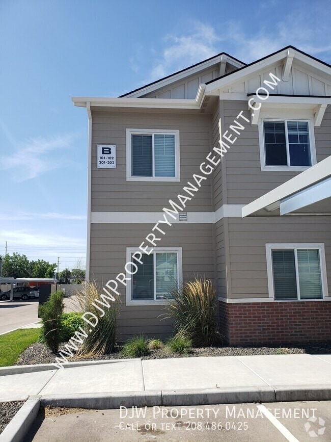 Building Photo - 324 E 3rd St Unit B201 Rental
