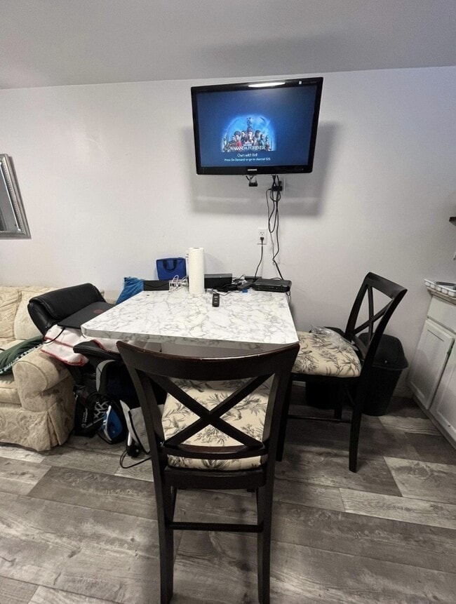 Photo - 381 Rue Beausejour Unit 3