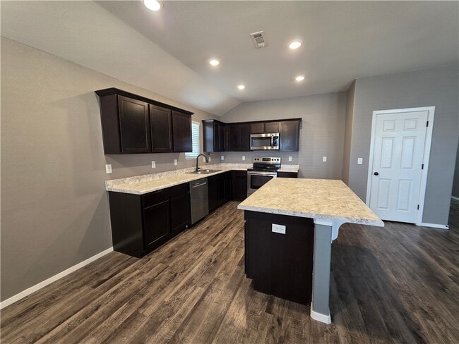 1700 Hermitage Dr