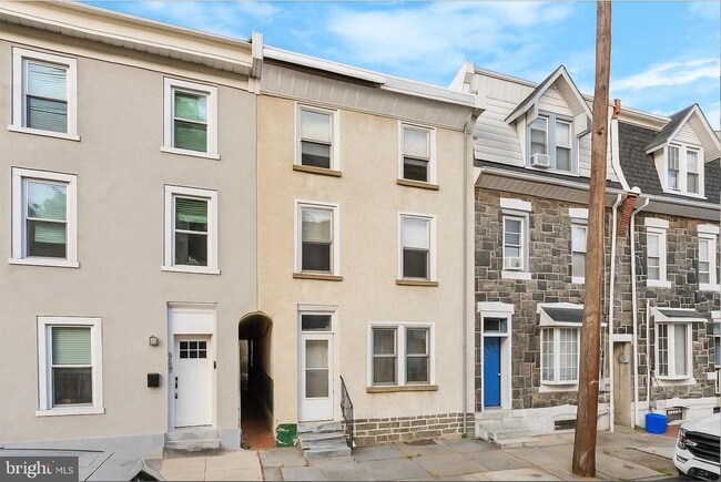 Building Photo - 3929 Terrace St Rental