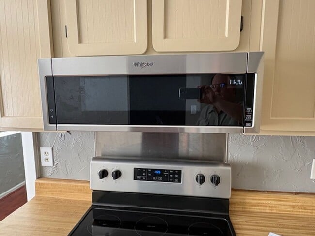 Photo - Start your Next Chapter!!! 2nd Floor Condo, Close to Shopping and Dining!!!