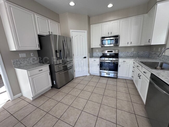 Photo - 200 Eastbrook Way