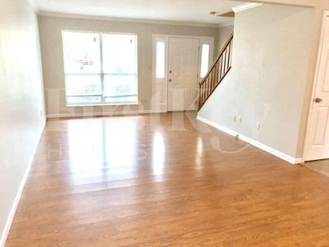 Photo - 9 Kingsmont Ct
