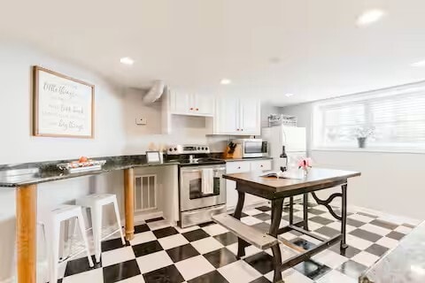 Photo - 15 Whitsett St Unidad Downtown GVL Suite