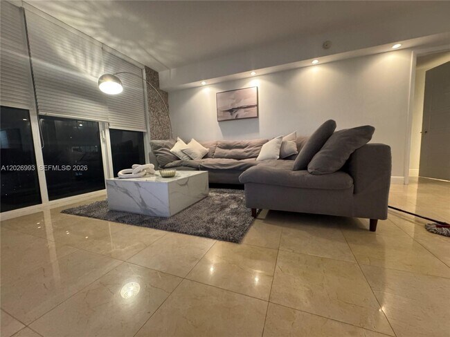 Photo - 1830 S Ocean Dr Unidad 3003