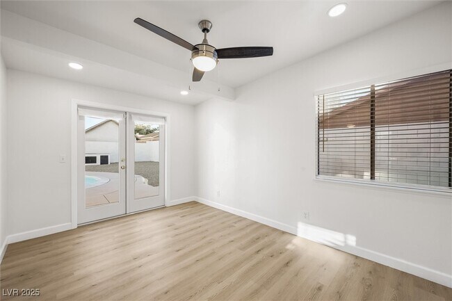 Building Photo - 4315 Ridgedale Ave