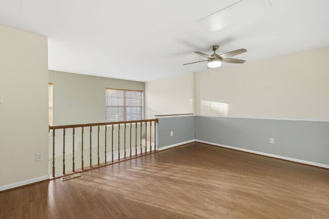 Photo - 335 Fullerton Pl