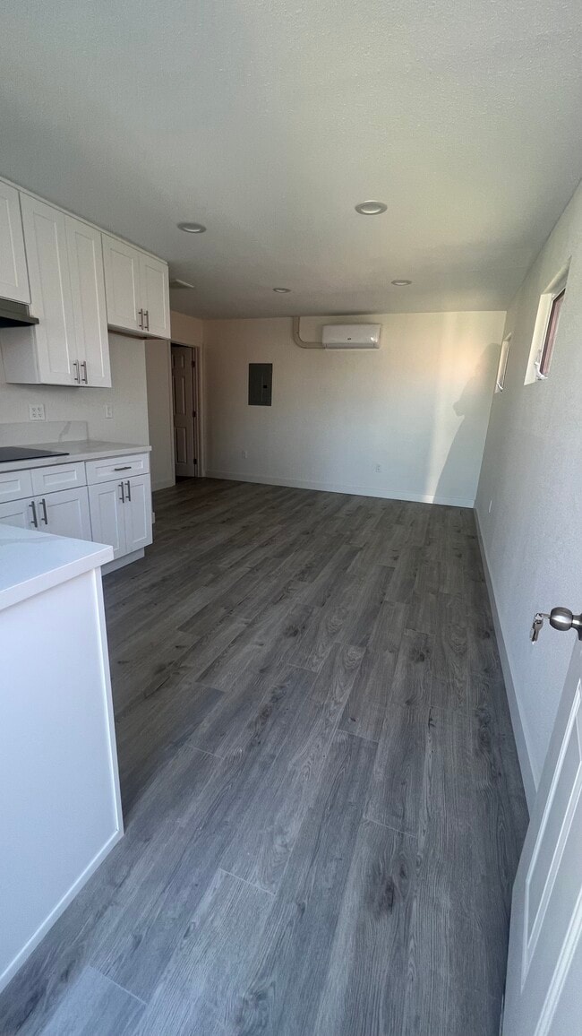 Building Photo - 731 S 45th St Rental