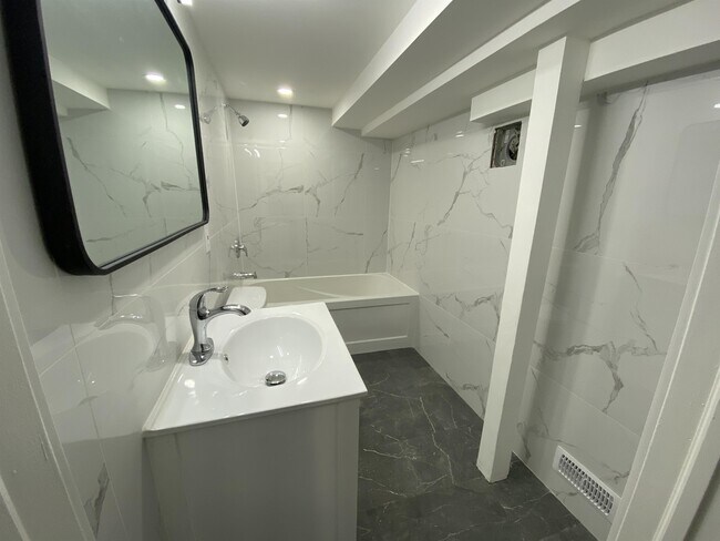 Photo - 55 Wentworth St S Unit 5/B1