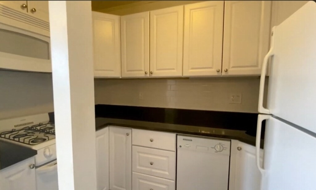 Photo - 128 Hemenway St Unidad 24