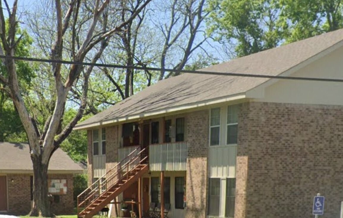 Photo - 812 E Palestine St