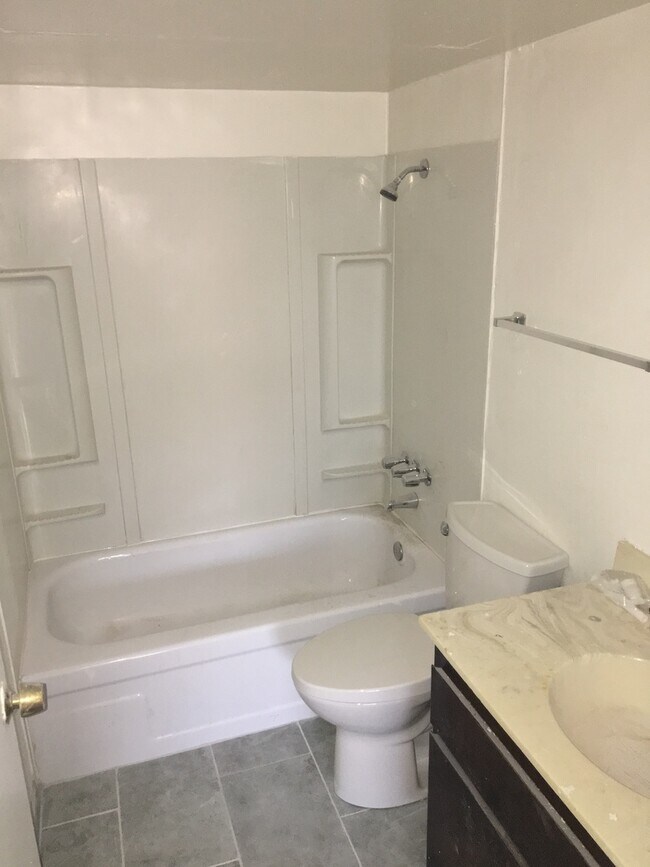 Photo - 615 S Royal Crest Cir
