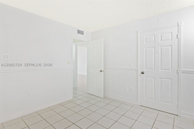 1300 W 47th Pl Unit 223