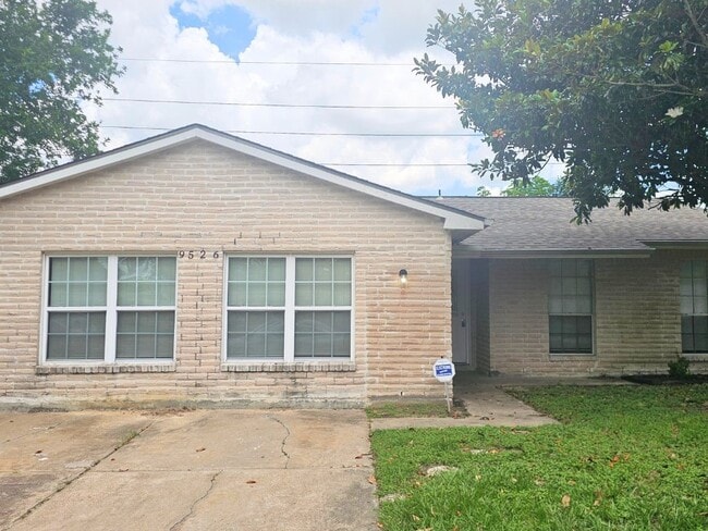 Building Photo - 9526 Golden Wood Ln