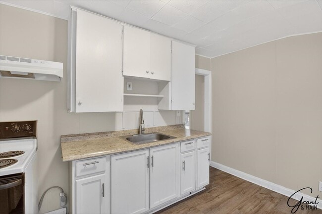 Photo - 10067 Grayton St Unit 2 - Upper