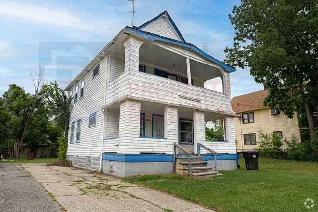 Building Photo - 3196 E 134th St Unit Lower Rental