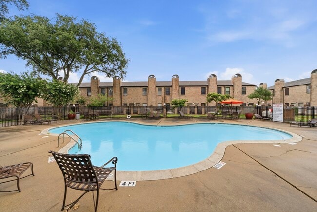 Photo - 9850 Pagewood Ln Unit 1009