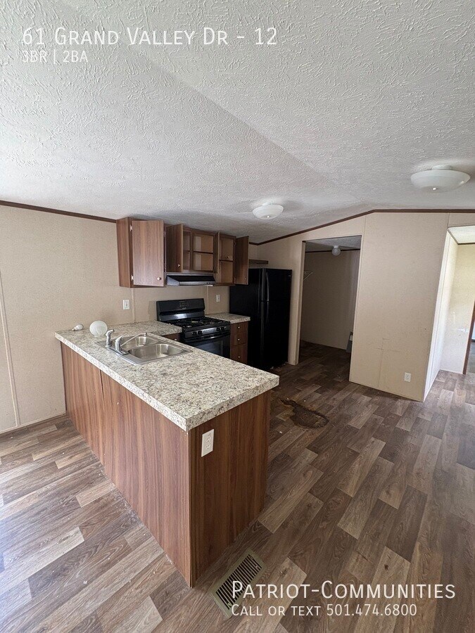 Photo - 61 Grand Valley Dr