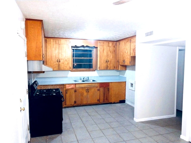 Photo - 3260 Harrison Rd