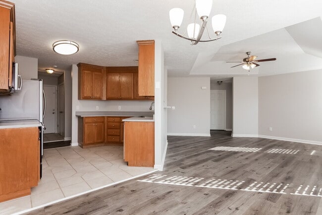Photo - 634 Loch Lomond Cir