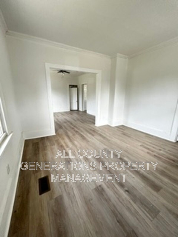 1230 Norwood Rd Unidad Unit