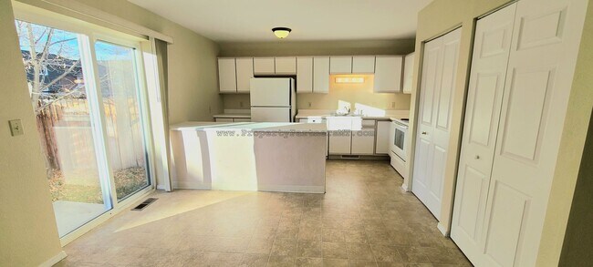 Photo - 305 Prairie Ave Unit 307 Prairie