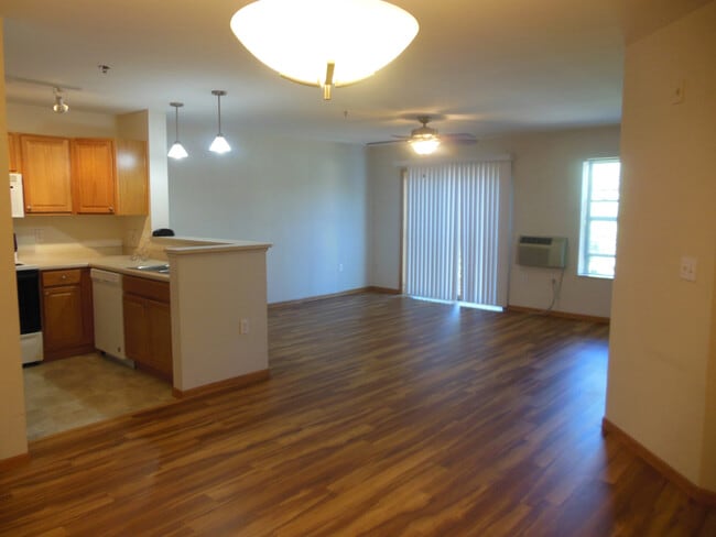 Photo - Washington Court Apartments