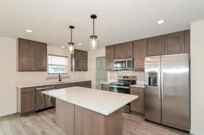 Photo - 6 Snowdrop Ct