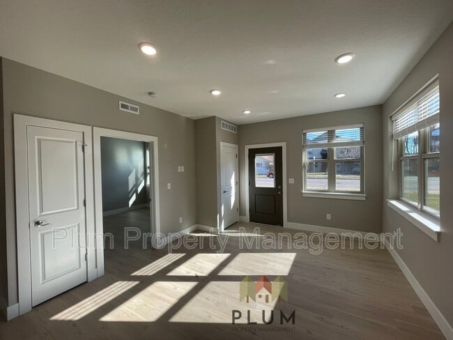 Photo - 1720 S 14th St W Unit 101