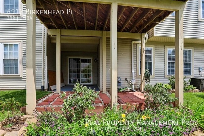 Photo - 6912 Birkenhead Pl